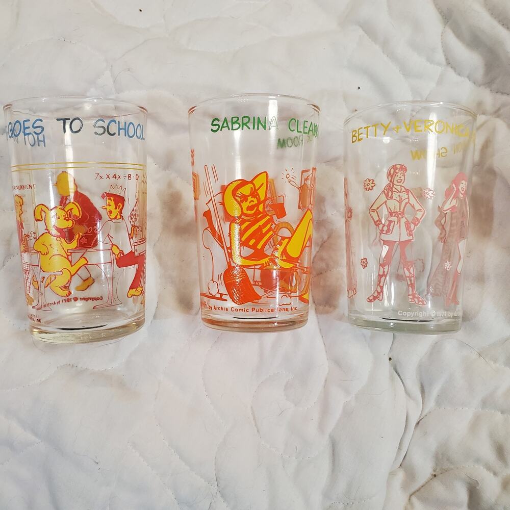 1971 3 Welches Archies Jeely Glasses:Hot Dog School/Sabrina/Fashion Show